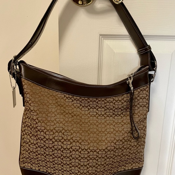 COACH HANDBAG - Picture 2 of 12